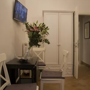 Leoncino 36 In , Roma Italia